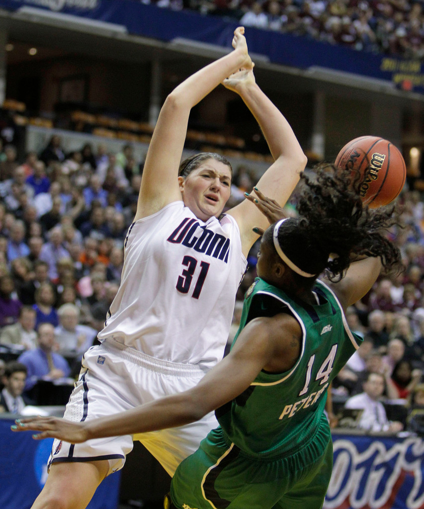 Irish Advance to Final, Topple Top-Ranked UConn 72-63 (AP)