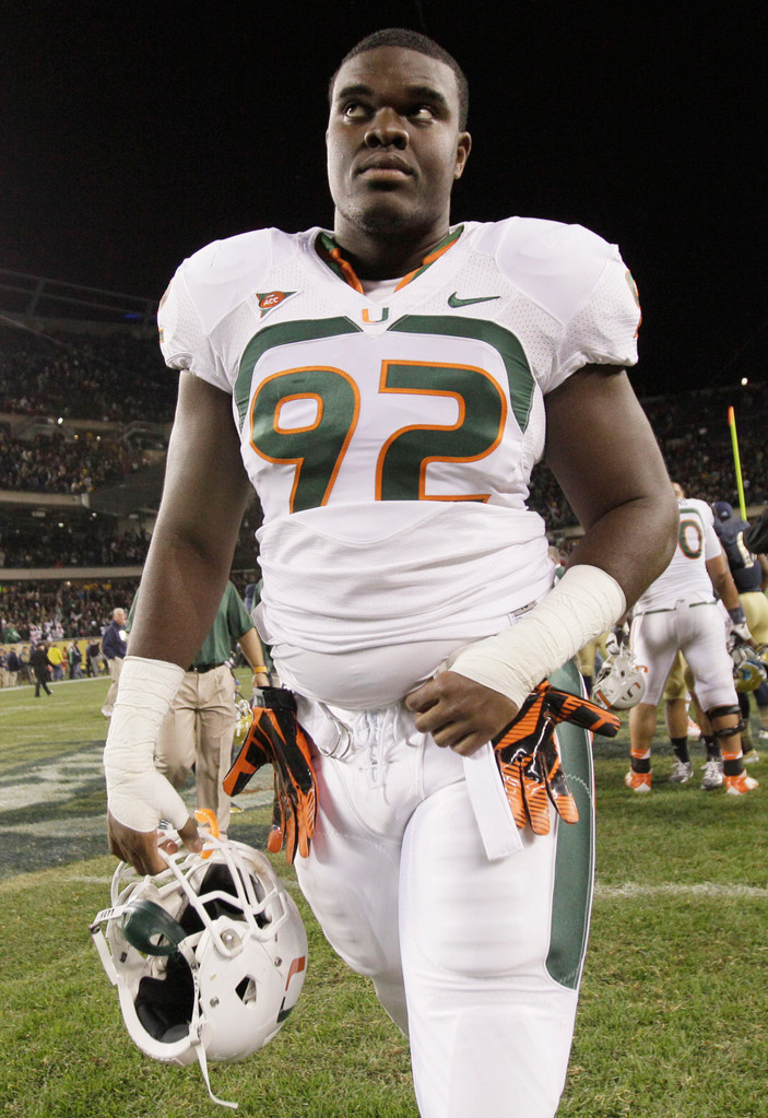 No. 9 Irish Remain Undefeated, Overpower Miami 41-3 (AP)