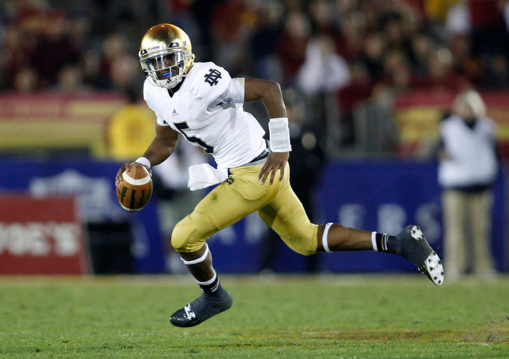 No. 1 Irish Top USC 22-13 to Finish Perfect Regular Season (AP)