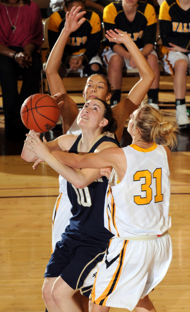 #8 Irish Defeat Crusaders, 63-55 (AP)