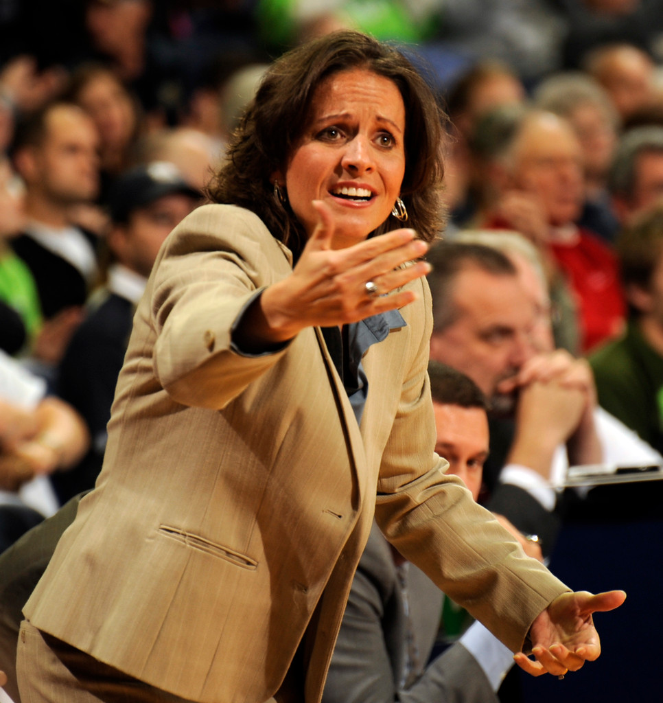 Diggins, Novosel Spark No. 2 Notre Dame's Rout of Hartford (AP)
