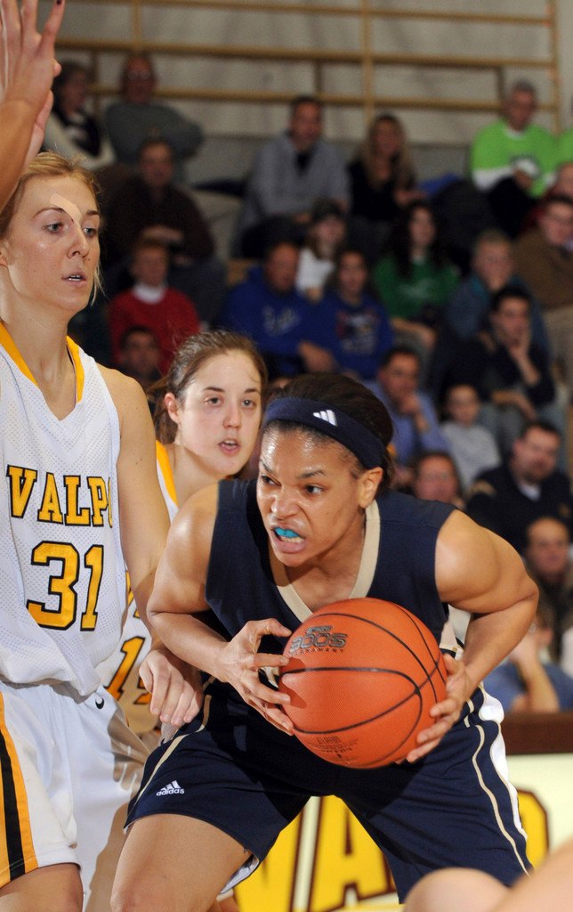 #8 Irish Defeat Crusaders, 63-55 (AP)