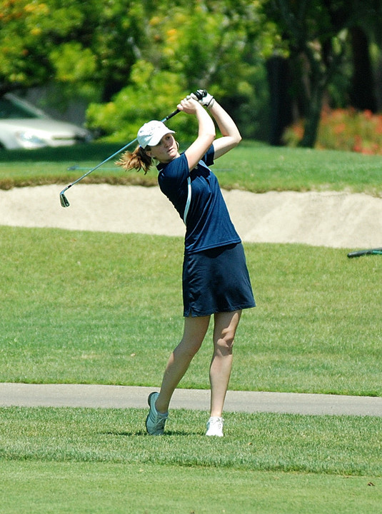Senior Becca Huffer won her first career tournament at Notre Dame, taking the Hoosier Fall Invitational by three strokes with a four-over par 220.