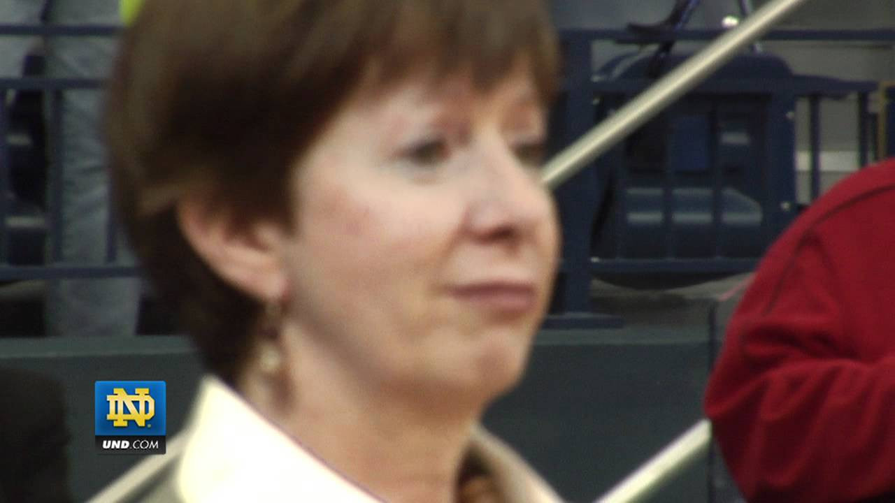 WBB: Muffet McGraw Banner Ceremony