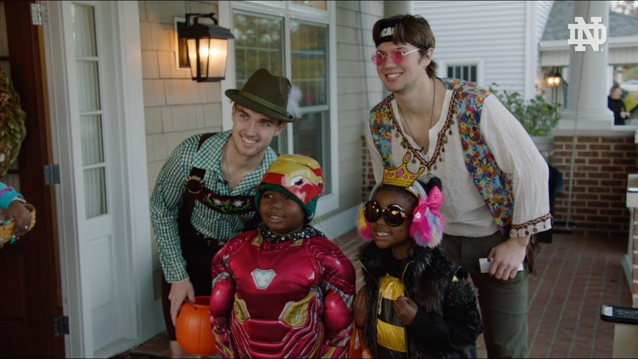 @NDHockey | Trick-or-Treat (2018)