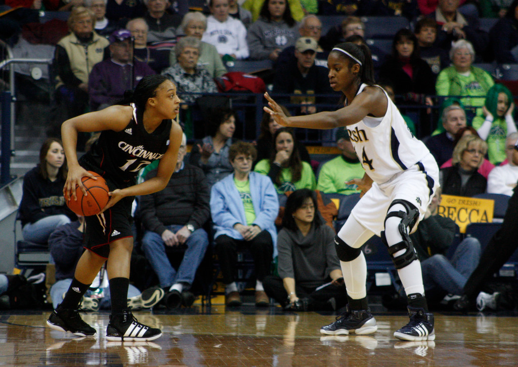 2/26 Women's Basketball vs. Cincinnati