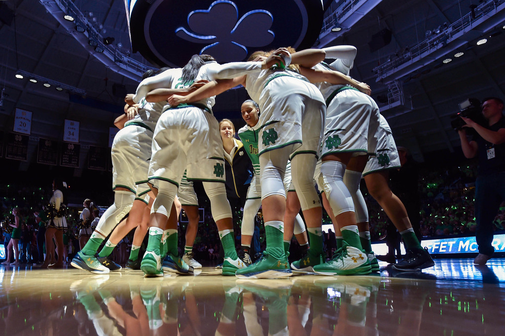 No. 1 UConn 72, No. 2 Notre Dame 61