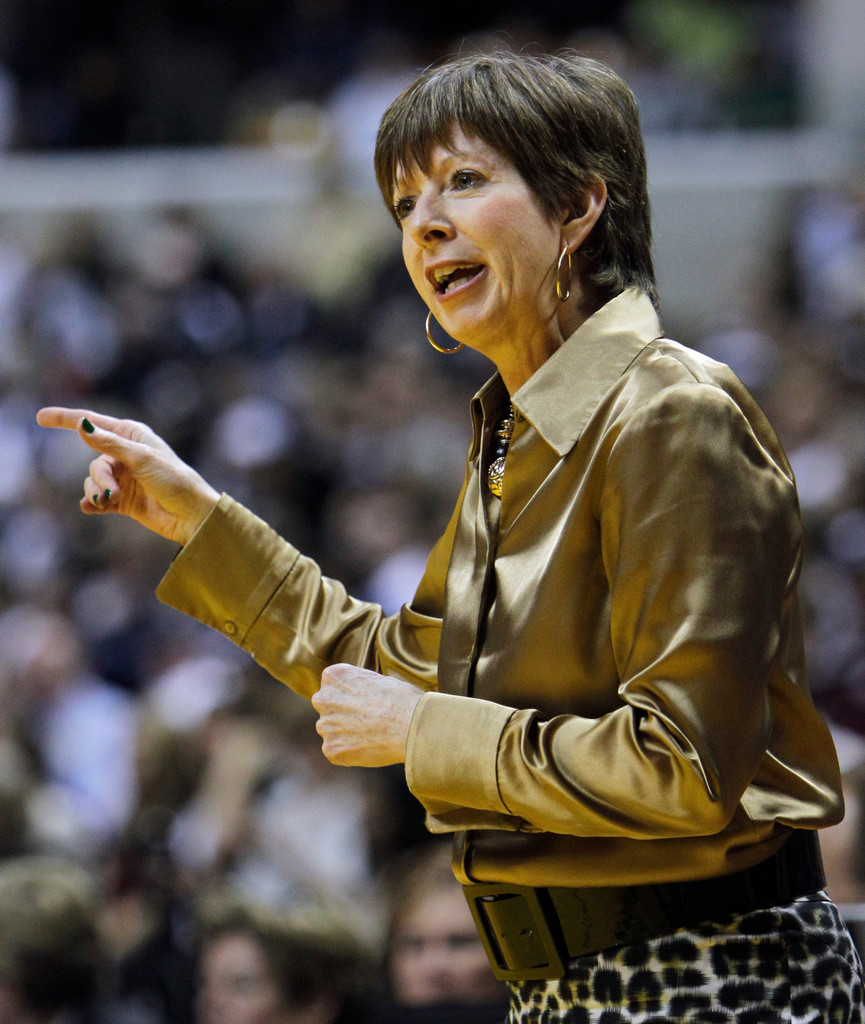 Irish Advance to Final, Topple Top-Ranked UConn 72-63 (AP)