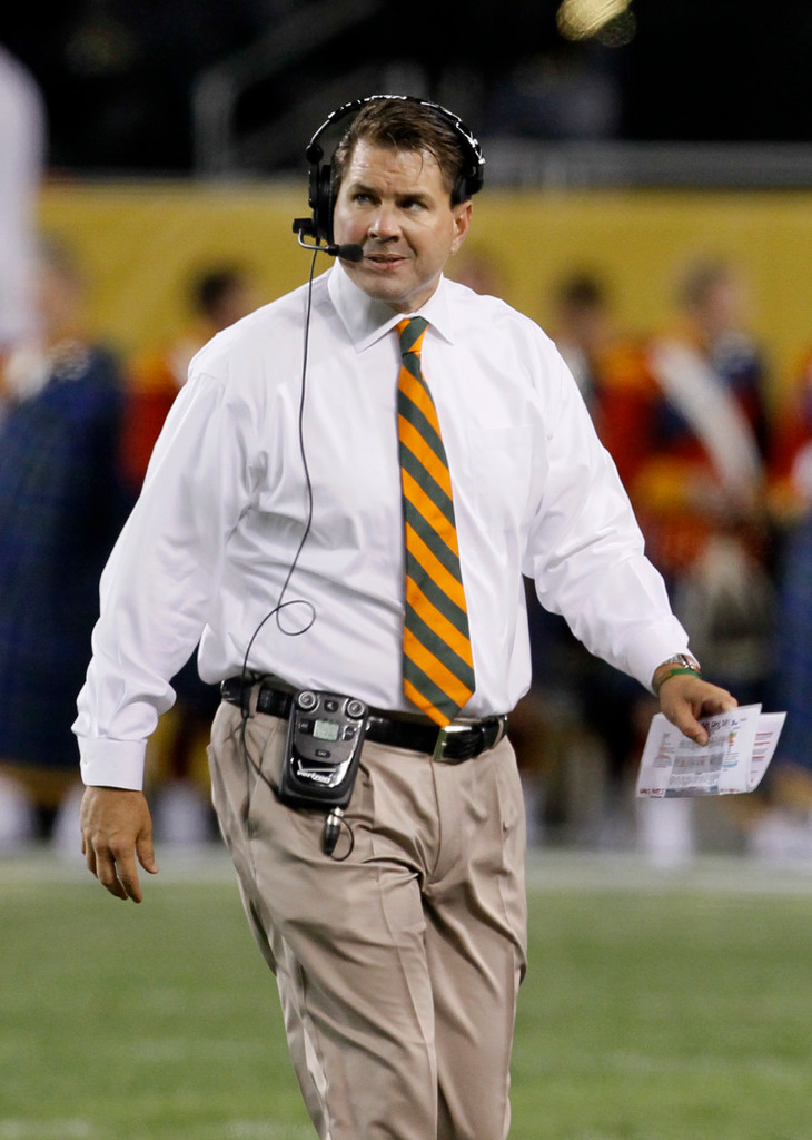 No. 9 Irish Remain Undefeated, Overpower Miami 41-3 (AP)