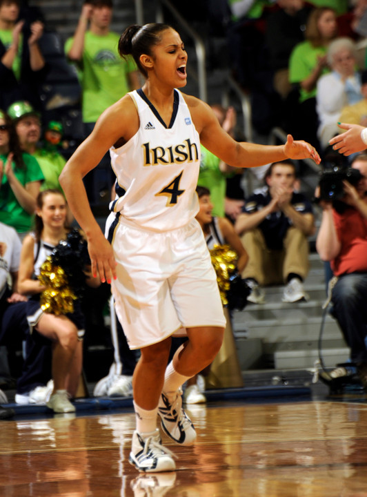#11/10 Irish Topple #RV/23 St. John's, 69-36 (AP)