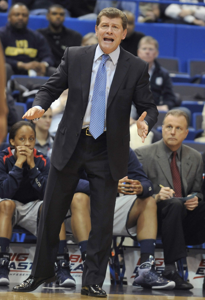 Notre Dame v. UConn (AP)