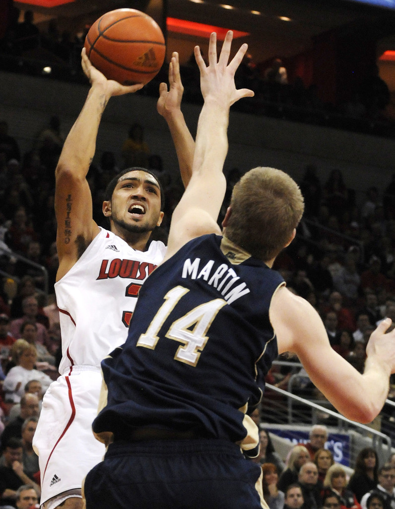 Notre Dame Edges No. 11 Louisville in 2OT Thriller, 67-65 (AP)