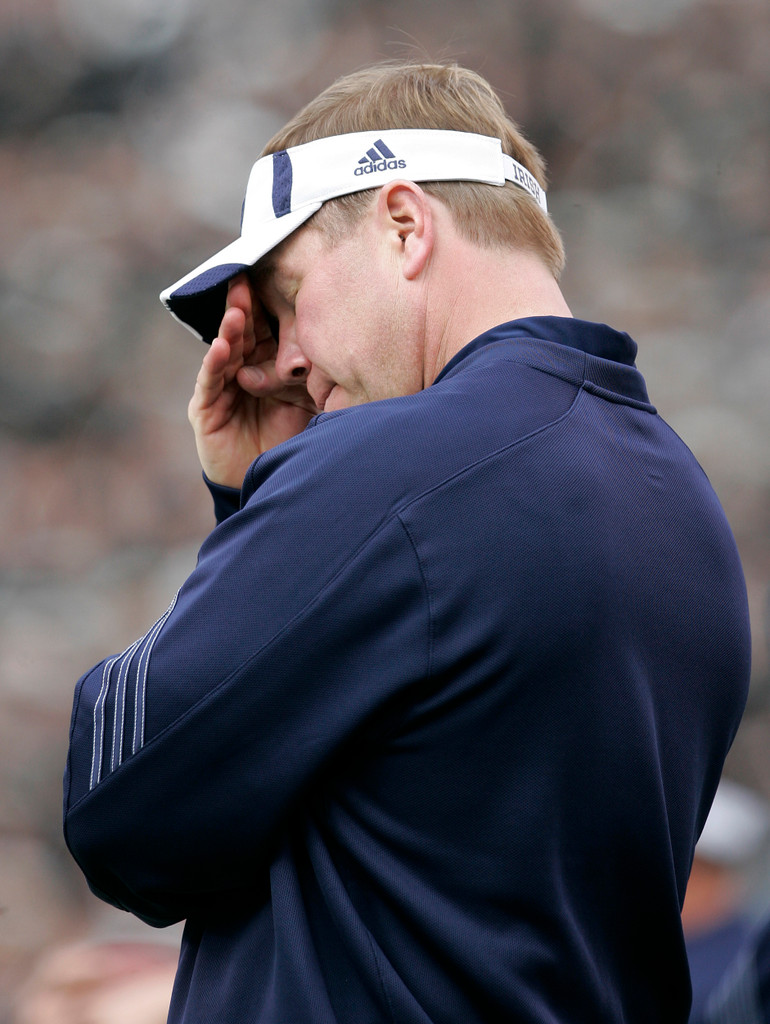 Irish Fall to the Midshipmen, 35-17 (AP)