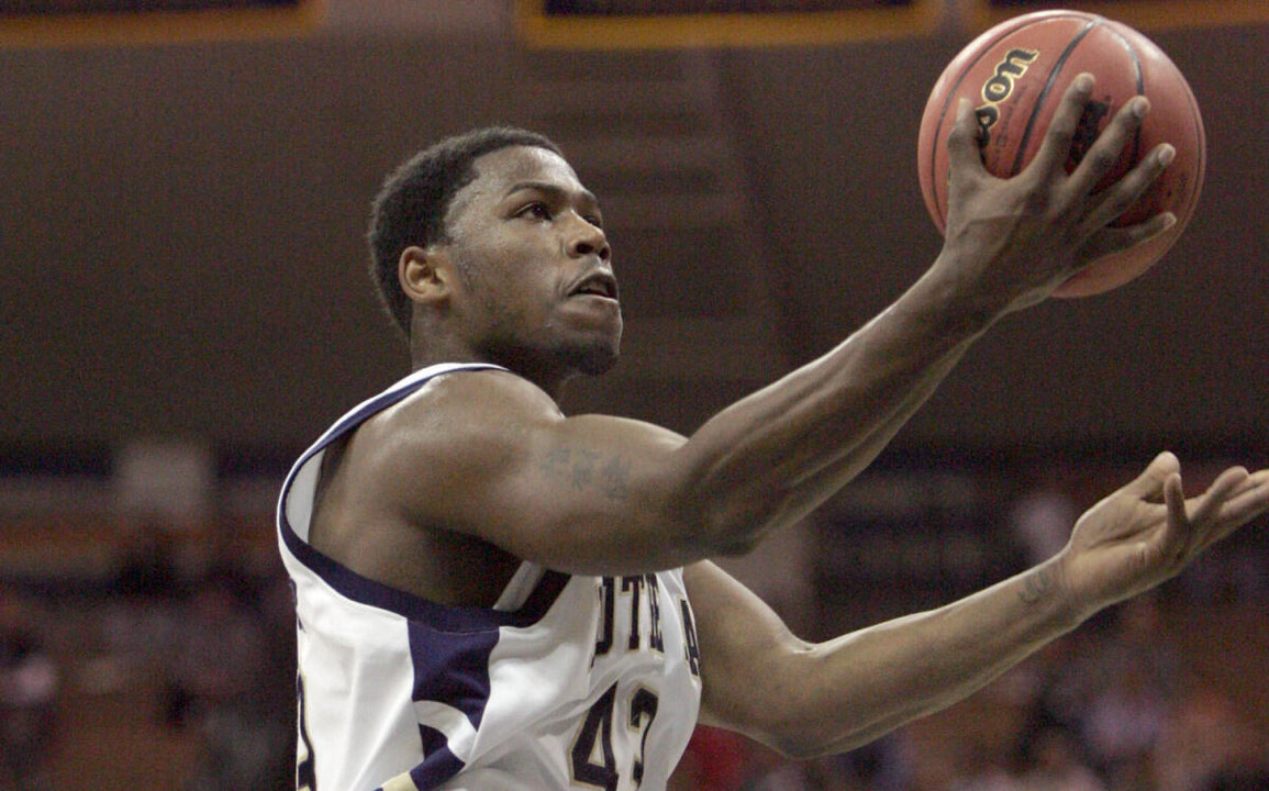 Russell Carter drives the lane against Lehigh.