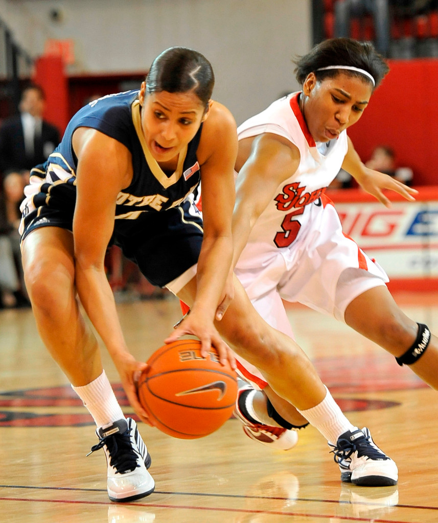 #4 Irish Tripped Up By #22 St. John's, 76-71 (AP)