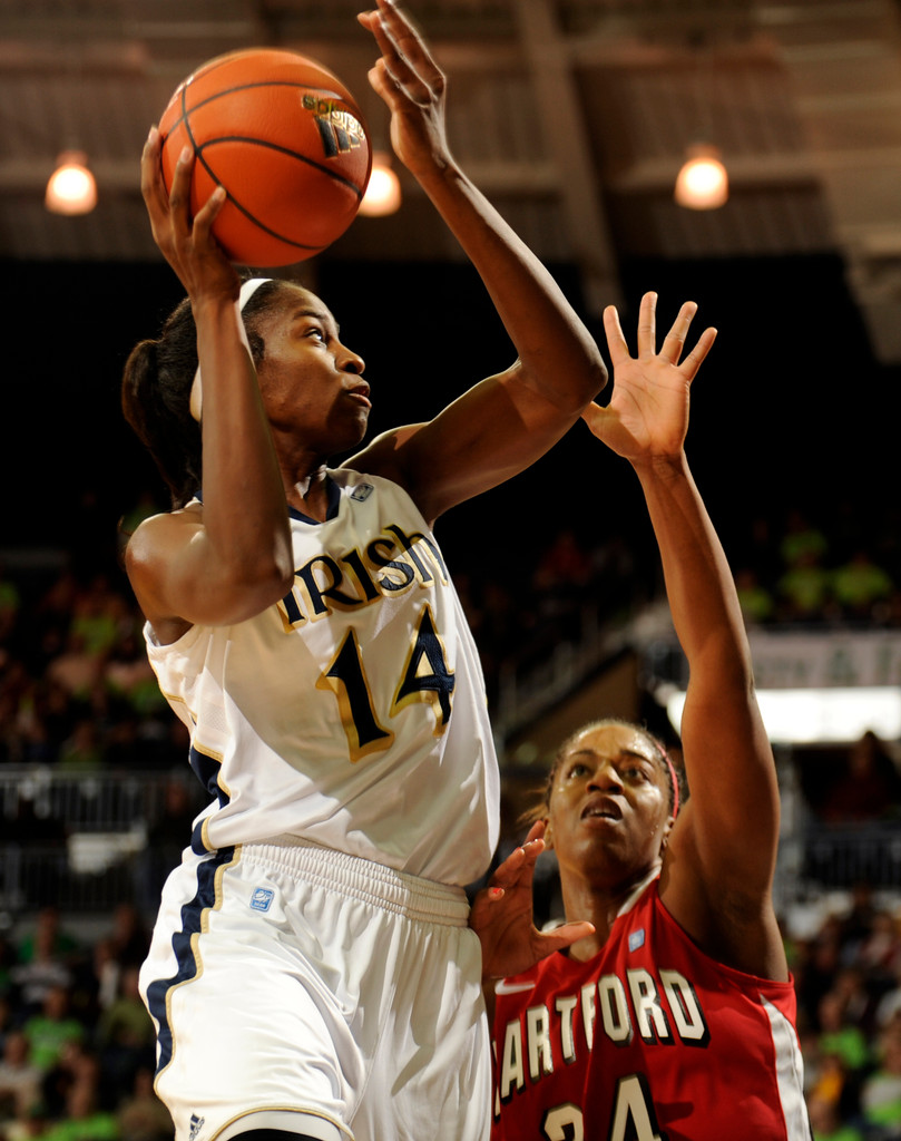 Diggins, Novosel Spark No. 2 Notre Dame's Rout of Hartford (AP)