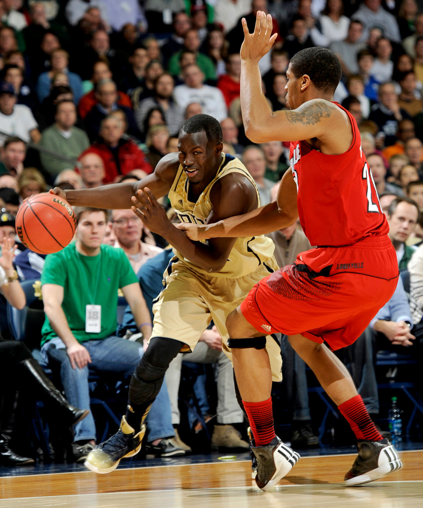 No. 25 Notre Dame beats No. 11 Louisville in 5OT (AP)
