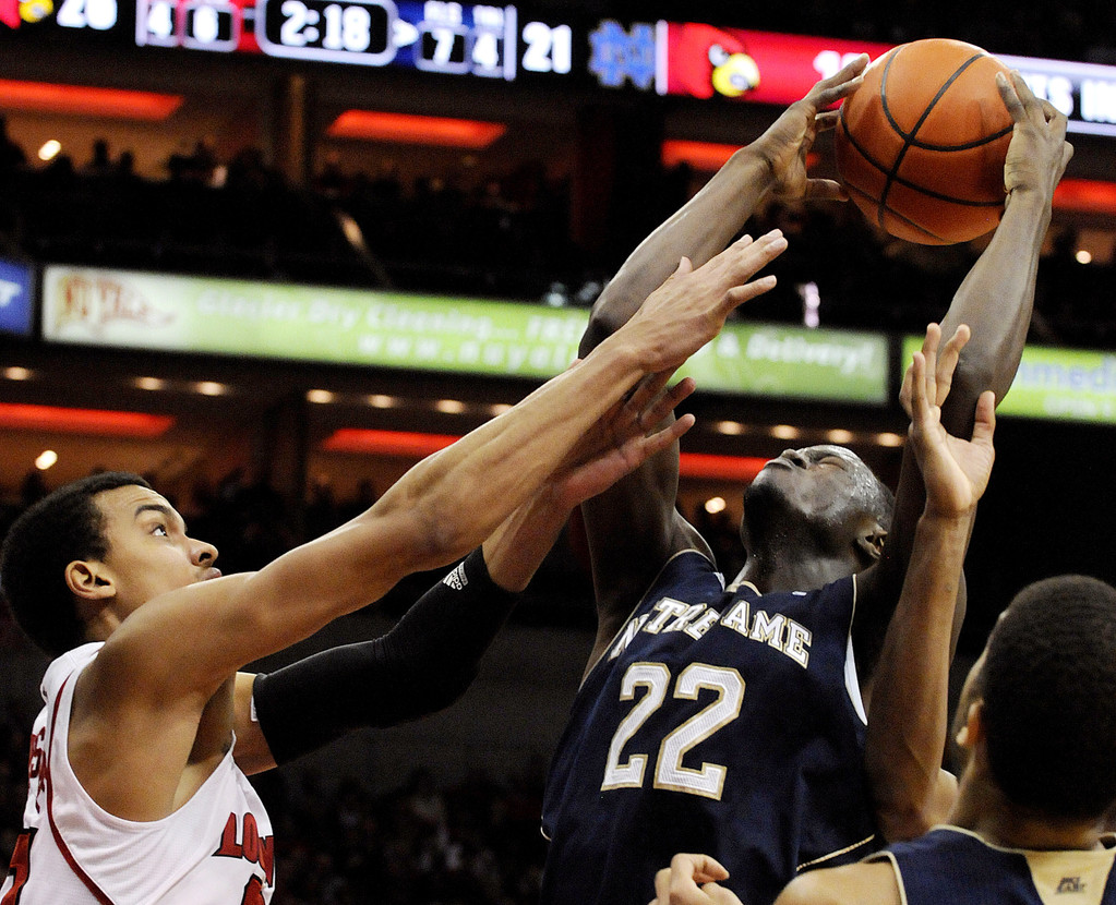 Notre Dame Edges No. 11 Louisville in 2OT Thriller, 67-65 (AP)