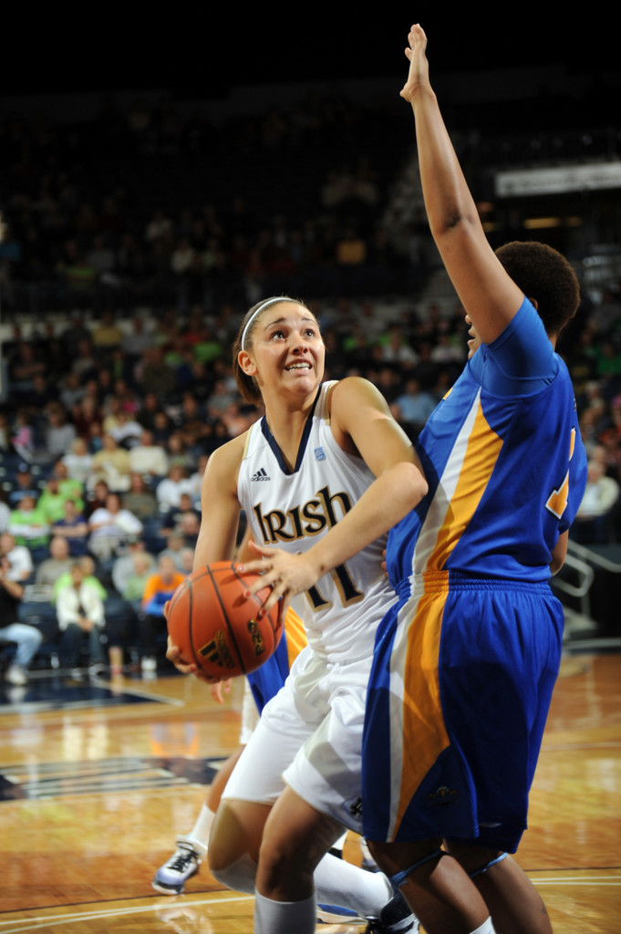 #12 Irish Roll Past Morehead State, 91-28 (AP)