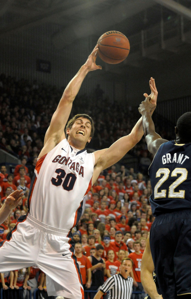 Irish Fall To No. 19 Gonzaga, 73-53 (AP)