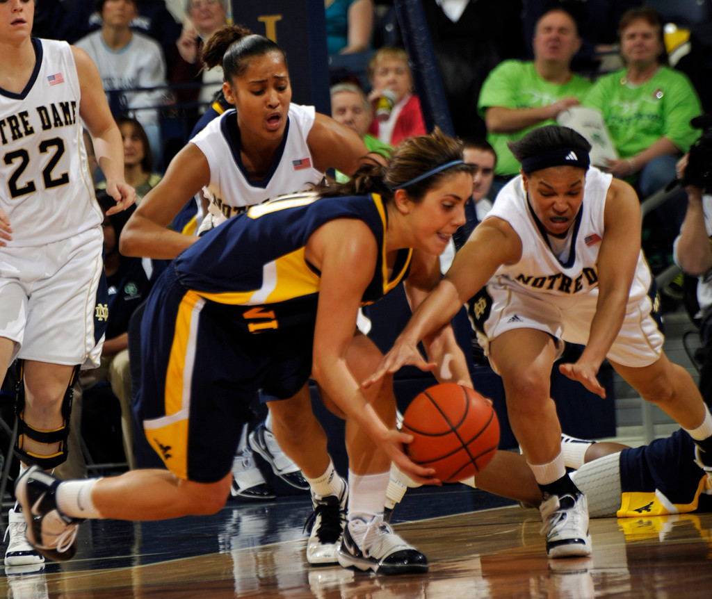 No. 4 No. 4 Notre Dame Top No. 16 West Virginia 74-66 (AP)