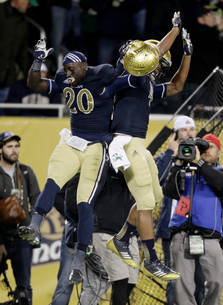 No. 9 Irish Remain Undefeated, Overpower Miami 41-3 (AP)