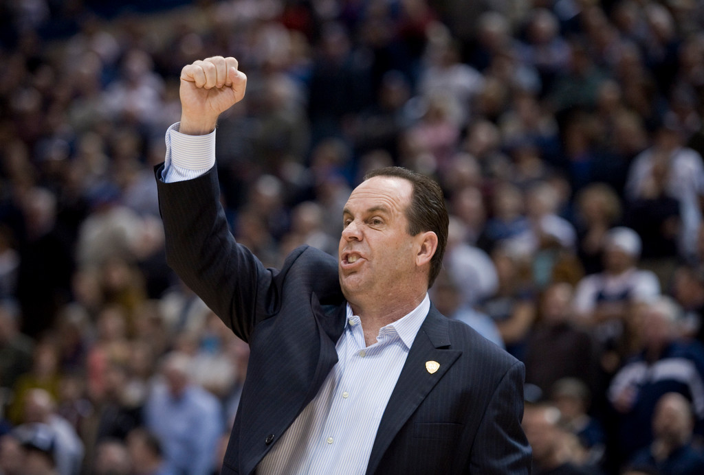Second Half Surge Pushes Irish Past No. 24 UConn, 50-48 (AP)