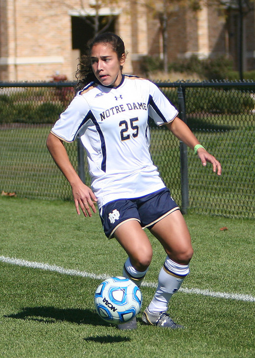 Sophomore defender Monica Flores will take her second tour of duty with the Mexico U-20 Women's National Team this week at the 2015 CONCACAF Women's U-20 Championship in San Pedro Sula, Honduras. Twin sister Sabrina Flores and freshman Natalie Jacobs will play for the U.S. U-20 WNT.