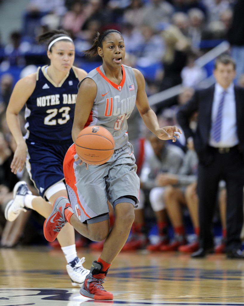 No. 3 Notre Dame Dominates No. 4 UConn, 72-59 (AP)