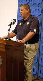 Notre Dame head football coach Charlie Weis will appear at his first Tuesday press conference today - and the live audio coverage will be offered free on www.und.com.