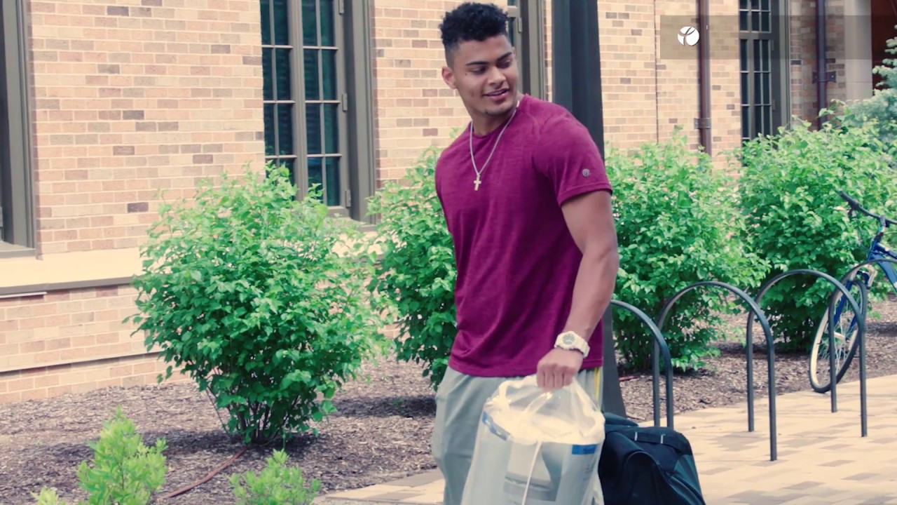 @NDFootball | Freshmen Move In (2018)