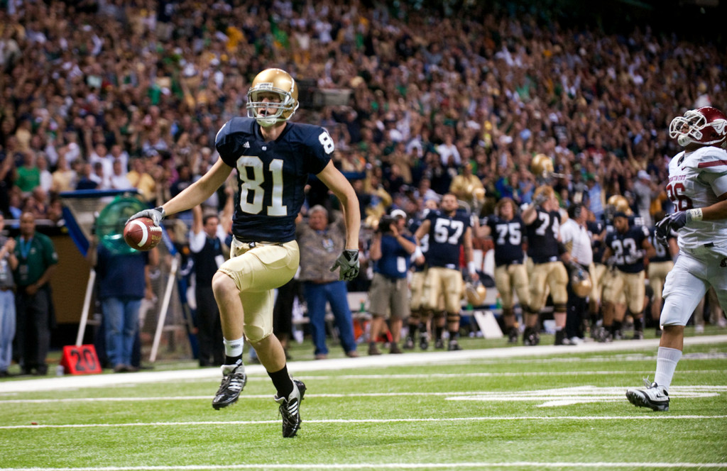 Irish Trounce Washington State, 40-14 (AP)