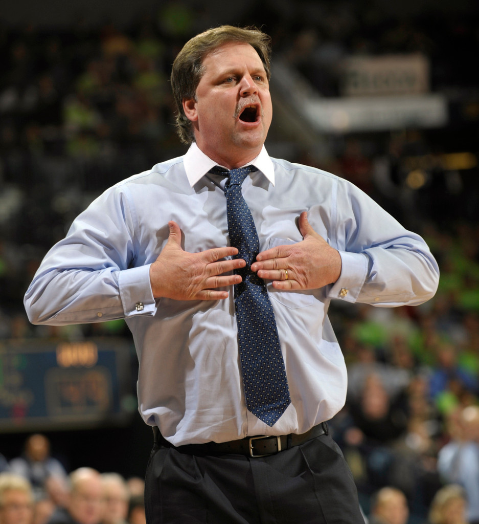 No. 4 No. 4 Notre Dame Top No. 16 West Virginia 74-66 (AP)