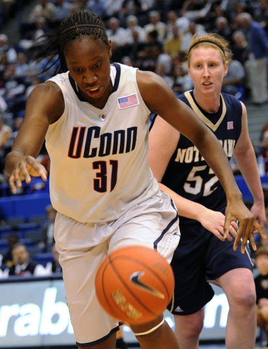 Notre Dame v. UConn (AP)