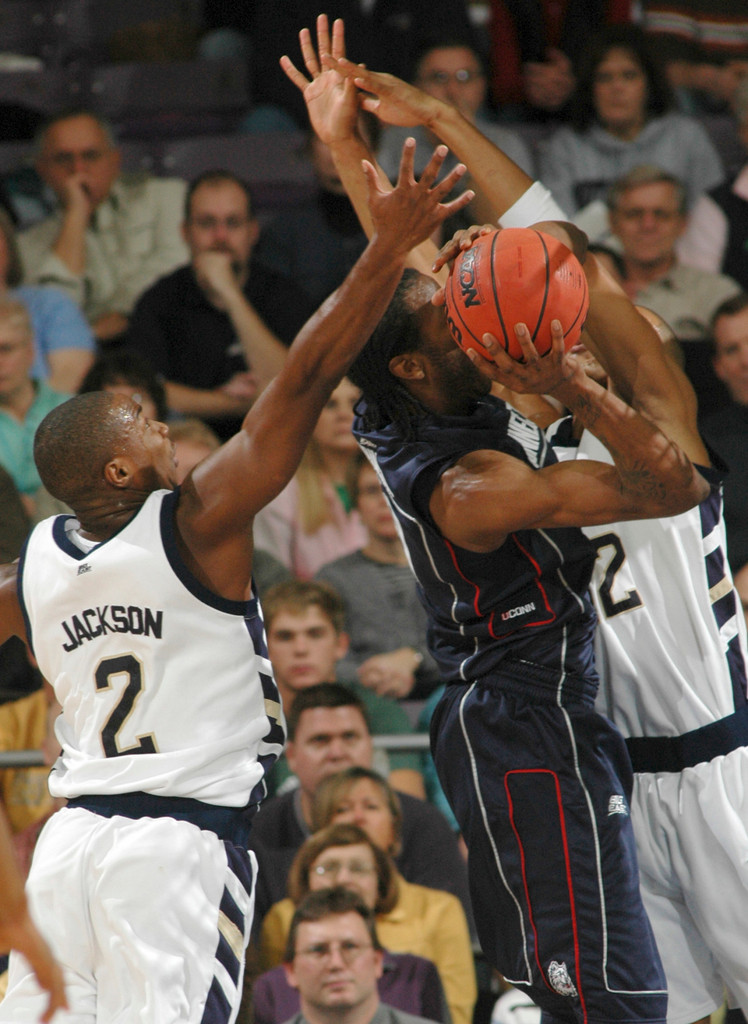 Notre Dame vs Connecticut