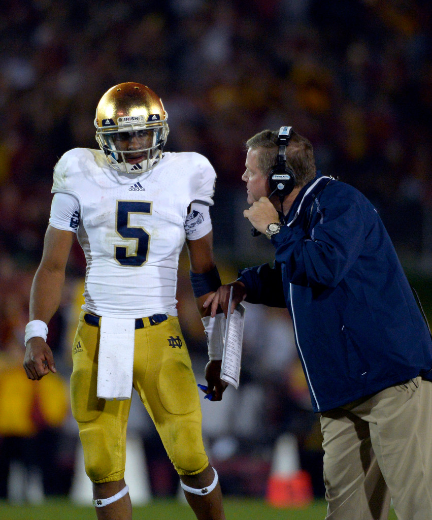 No. 1 Irish Top USC 22-13 to Finish Perfect Regular Season (AP)