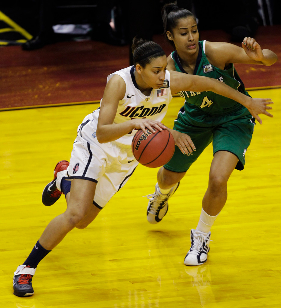 Irish Advance to Final, Topple Top-Ranked UConn 72-63 (AP)