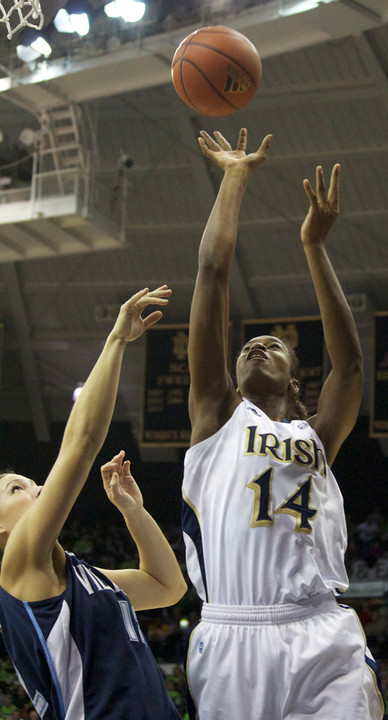Devereaux Peters had a season-high 21 points and grabbed 16 rebounds.