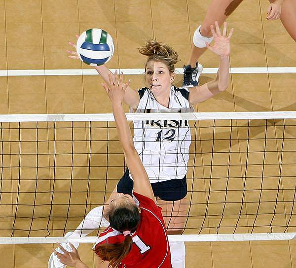Senior All-American MB Lauren Brewster led all players with eight blocks and 20 points and also posted a team-high 15 kills.