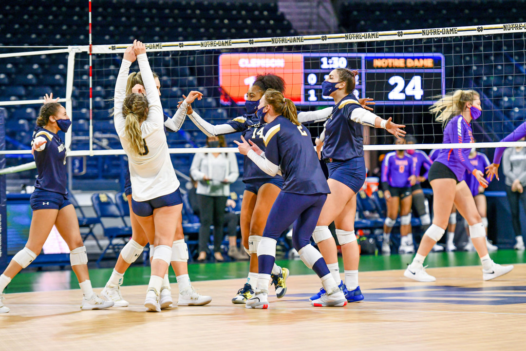 Notre Dame Fighting Irish - Official Athletics Website
