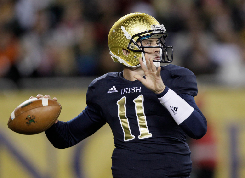 No. 9 Irish Remain Undefeated, Overpower Miami 41-3 (AP)