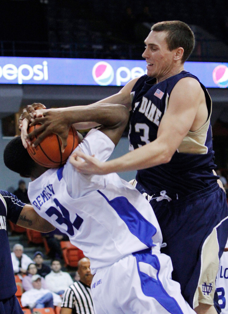 No. 23 Irish Take Care of Billikens, 64-52 (AP)