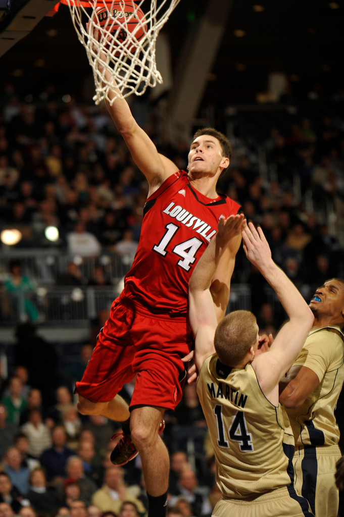 No. 8 Irish Beat No. 16 Louisville, 89-79, in OT (AP)