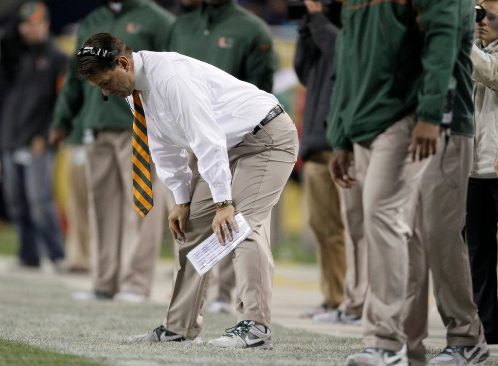 No. 9 Irish Remain Undefeated, Overpower Miami 41-3 (AP)