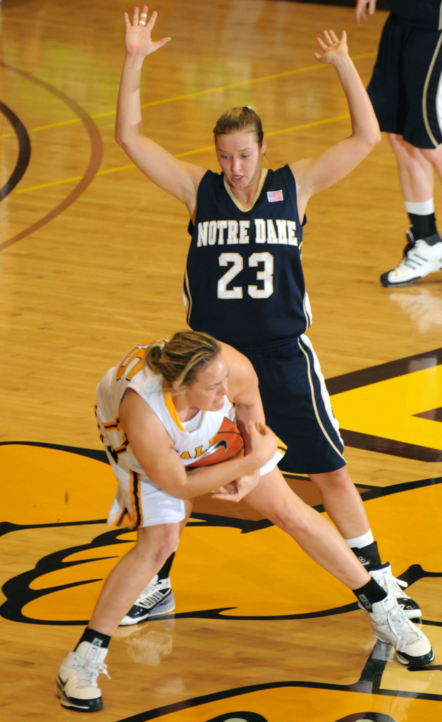 #8 Irish Defeat Crusaders, 63-55 (AP)