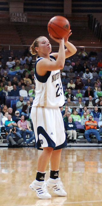 Sophomore guard Melissa Lechlitner scored 11 points in last year's OT loss at South Florida, including the game-tying three-pointer with 11 seconds left in regulation.