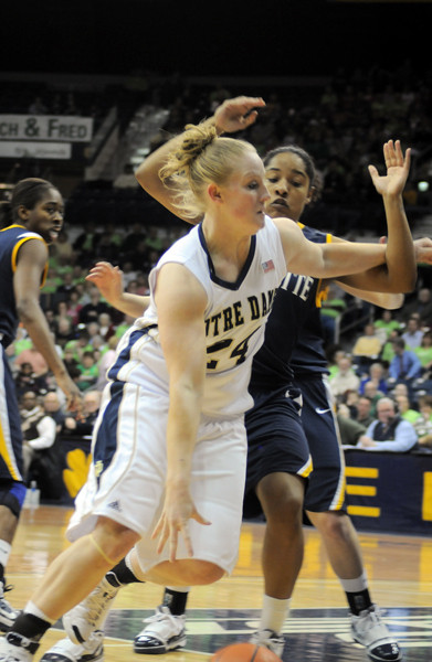 Fifth-year senior guard/tri-captain Lindsay Schrader averaged 10.4 points and 6.4 rebounds per game in her first three trips to the BIG EAST Conference Championship.