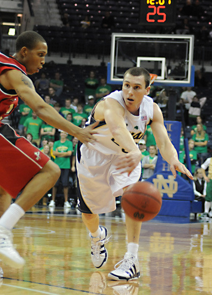 Irish Dismantle St. Francis, 95-72