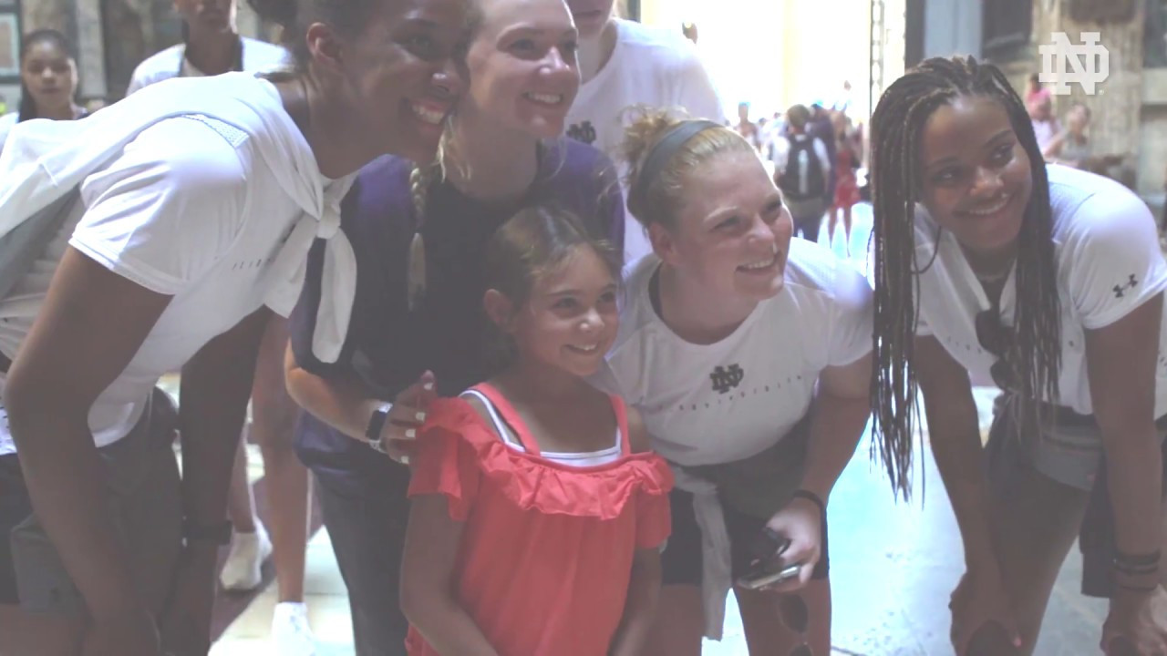 #NDWBBAbroad | Day 1 | Meeting Fans at the Pantheon