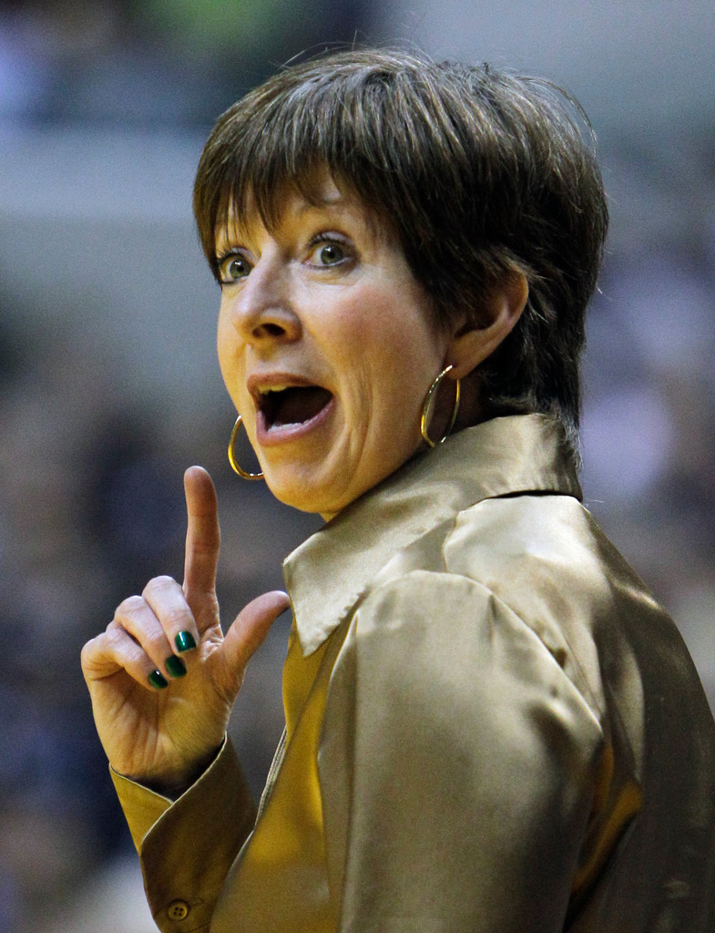 Irish Advance to Final, Topple Top-Ranked UConn 72-63 (AP)